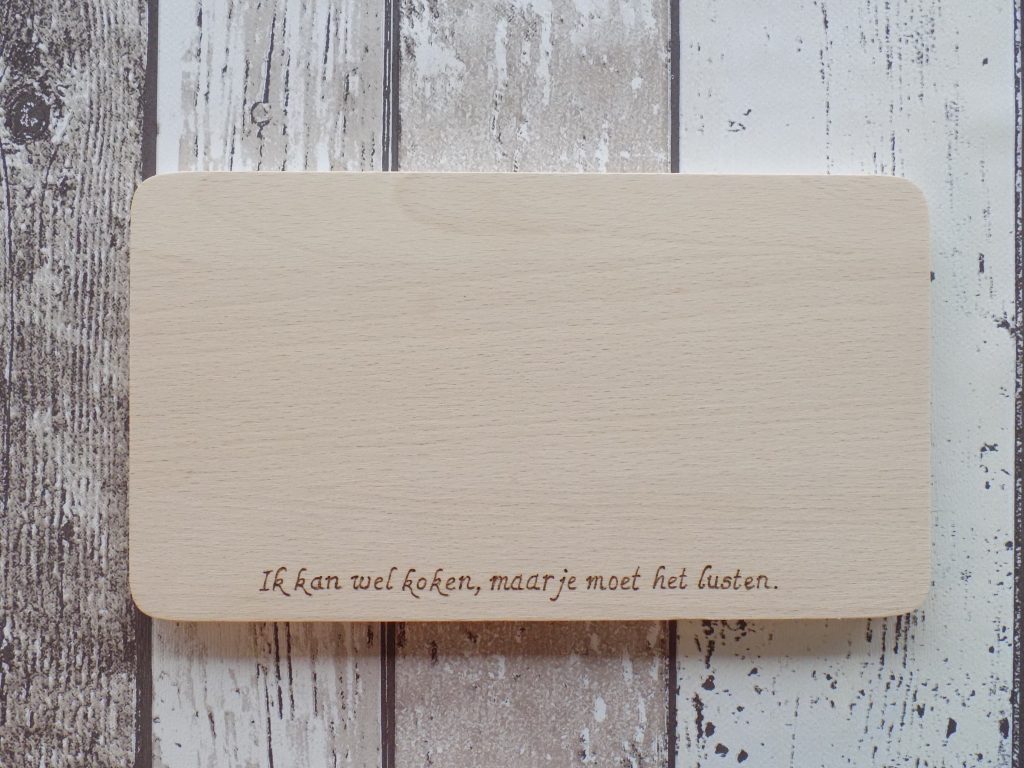 Traditioneel broodplankje 23x13x1 beuk onbehandeld 